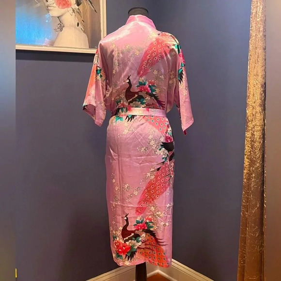 Satin robe kimono purple pink print. Size L. Bought in Tokyo - Picture 2 of 7